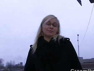 Blonde gets cunt creampie outdoor pov